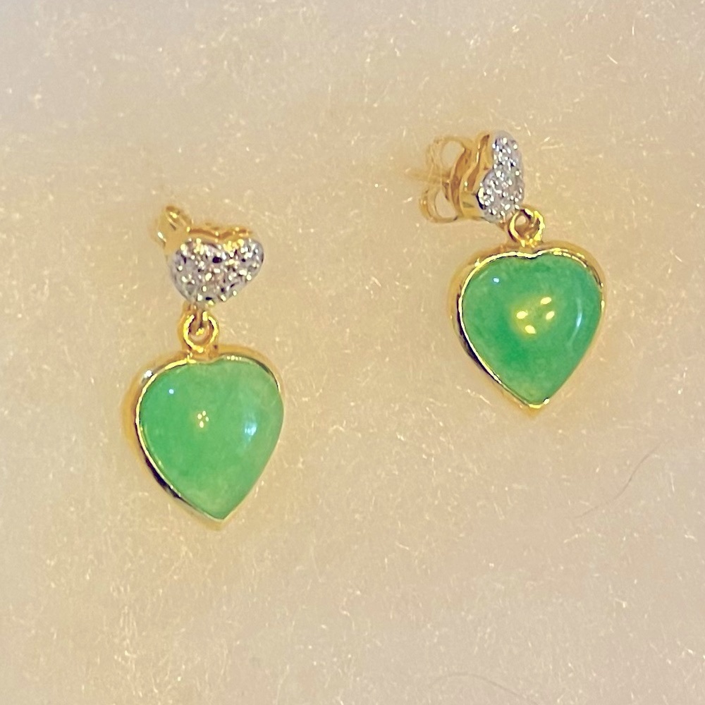 NWOT Heart Earrings